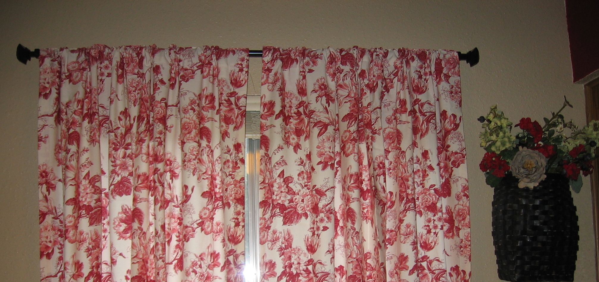 curtains with flower basket